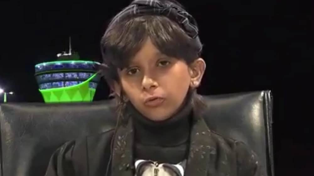 الطفلة يارا العنزي :  ما أبي السرطان يحزني أبي أبتسم..فيديو