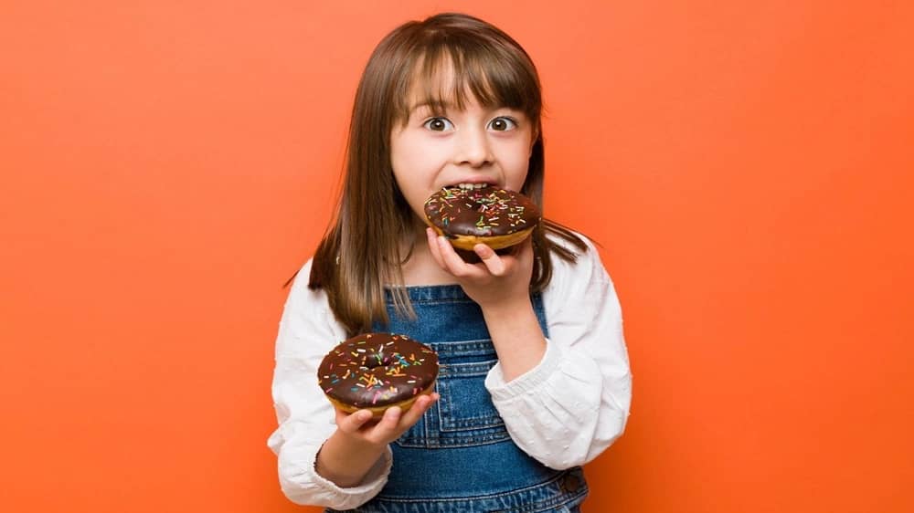 استشاري : 4 أطعمة غير صحية للأطفال ..فيديو