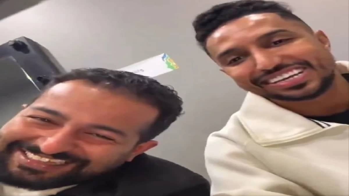 ظهور لافت لسالم الدوسري مع إبراهيم الحجاج في عرض مسرحي.. فيديو