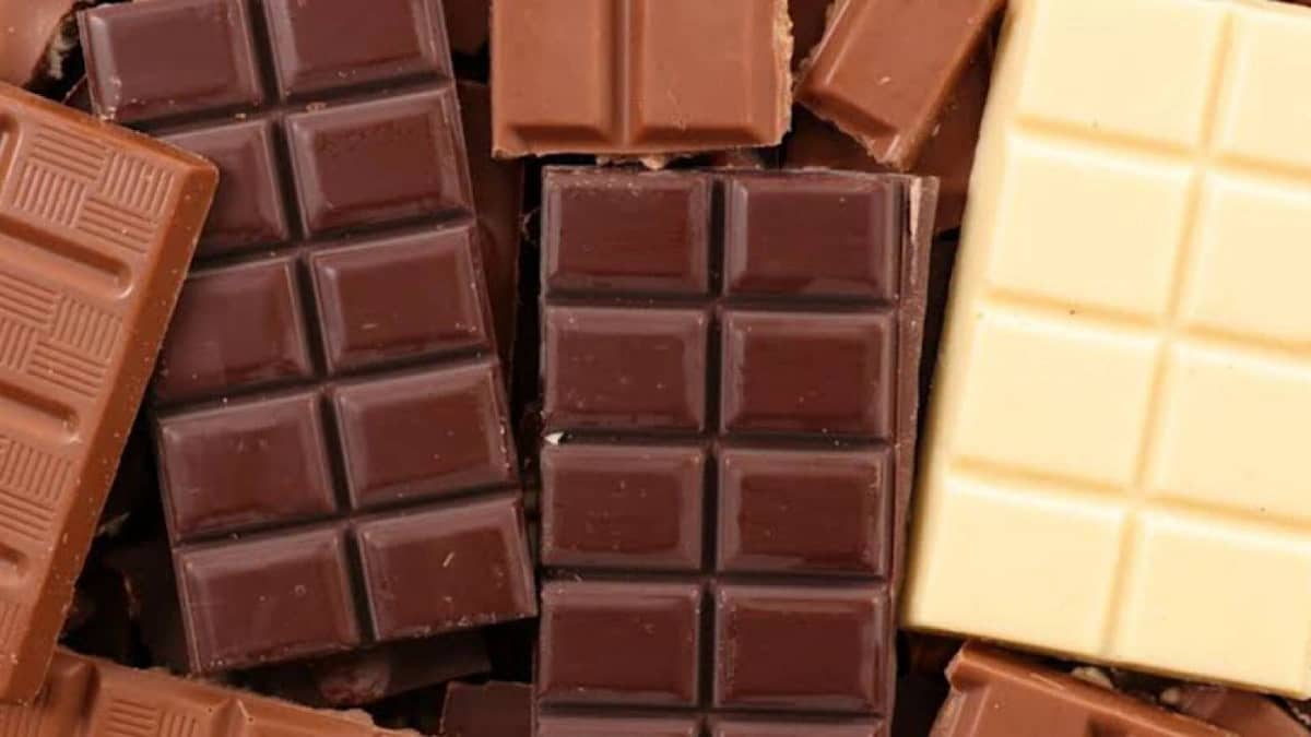 خبراء: الشوكولاتة الداكنة أكثر فائدة صحيًا من شوكولاتة الحليب