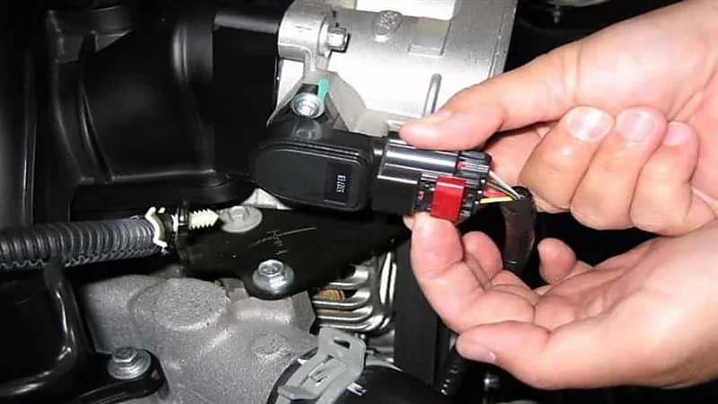 علامات استهلاك السيارة كميات كبيرة من زيت المحرك