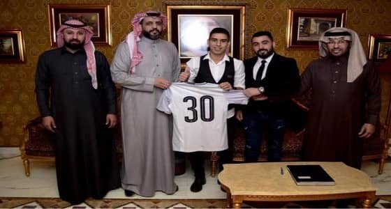 بالصور.. " اللافي " ينضم رسميًا للشباب لمدة 3 مواسم