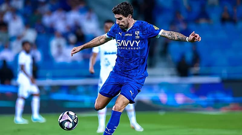 ميزانية الهلال تعرقل تجديد عقدي نيفيز وسافيتش