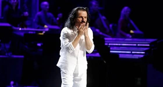 فيديو.. الموسيقار ياني يوجه رسالة بـ " اللغة العربية " لجمهور حفله في الرياض