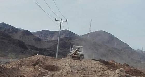 أمانة المدينة تزيل اعتداءات بالأحياء السكنية في الفريش