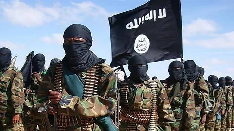 صورة..نحر ضابط في وزارة الداخلية العراقية على يد "داعش"
