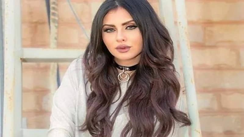 عودة ابنة مريم حسين للظهور بـ "صورة" على سجادة الصلاة