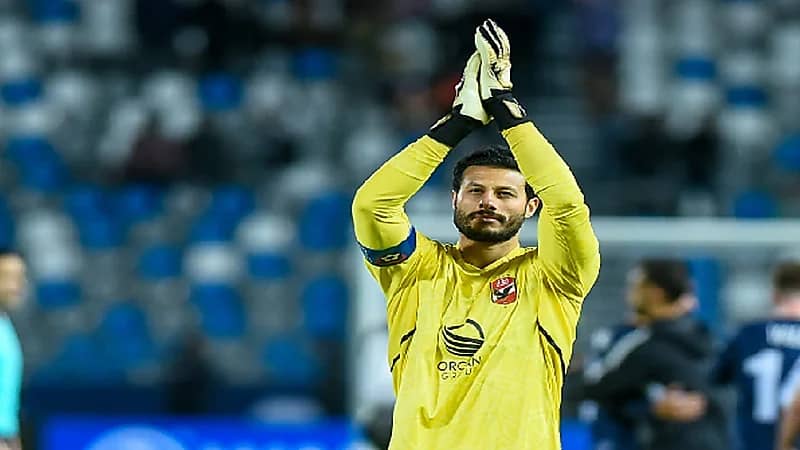 النصر يبدأ اتصالاته مع الشناوي