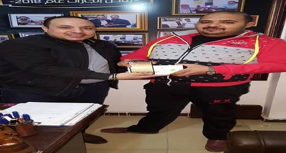 بالصور.. شاب مصري يتمكن من إعادة الهواتف المسروقة لأصحابها