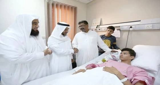 " تعليم جازان " يزور  دراجي اليرموك في مستشفى أبوعريش العام