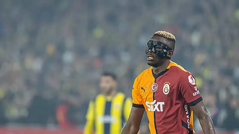 75 مليون تقرب أوسيمين من غلطة سراي ونابولي يطالب بالضمانات