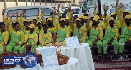 نائب أمير منطقة مكة المكرمة يكرم أعضاء فريق " معا التطوعي "