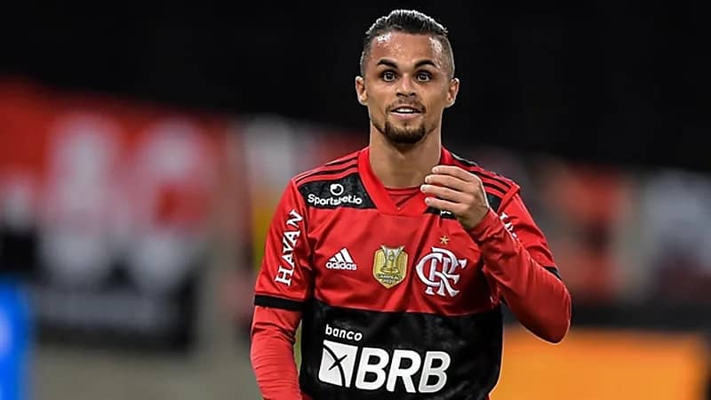 ميشيل يقترب من العلا