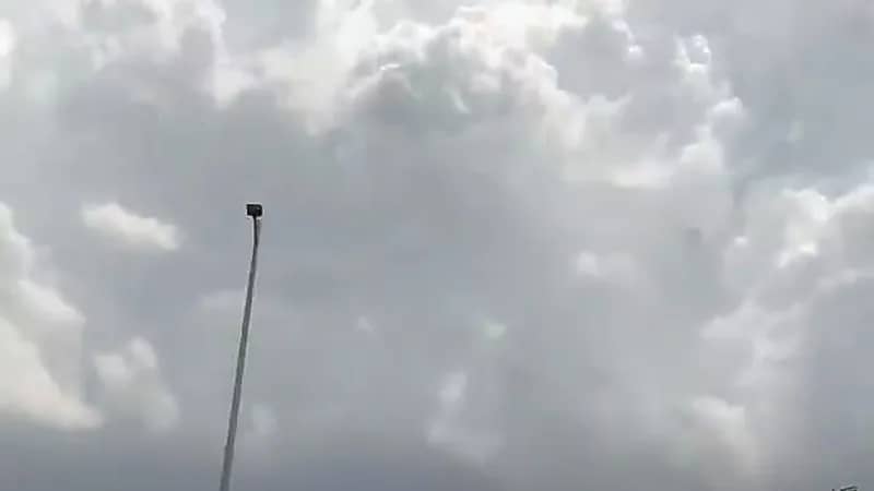 مشهد مذهل لمزن ركامي ضخم شرق الطائف ..فيديو