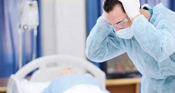 وفاة طفلة متجمدة بعد أن نسيها المدرسون