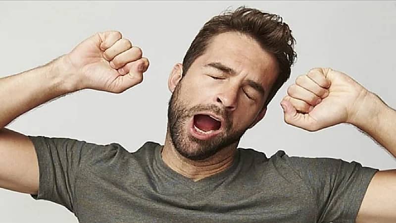 "الصحة" توضح مخاطر قلة النوم على الجسم