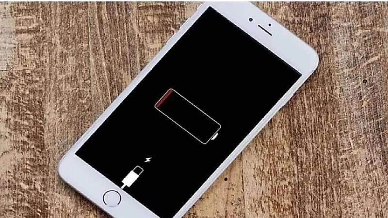 تحديث من " أبل" لحل مشكلة استنزاف بطارية أيفون وأيباد