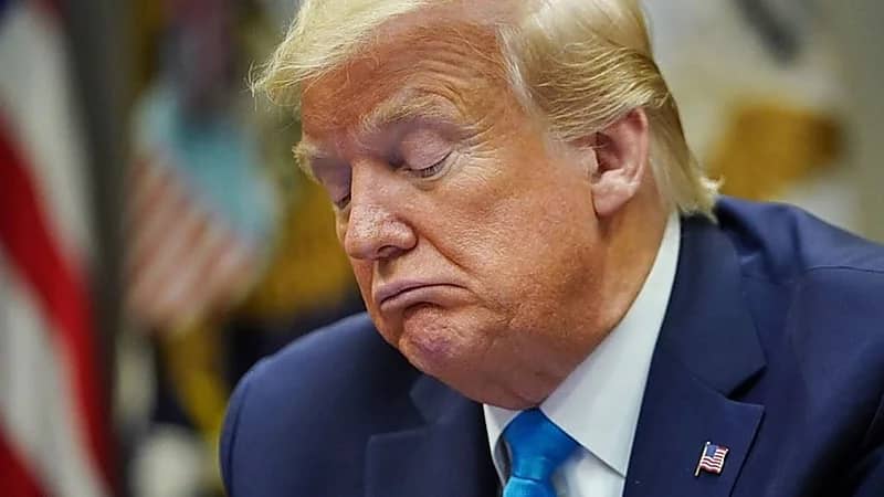 "ترامب" يستنكر صدور جواز سفر للمثليين وثنائي الجنس