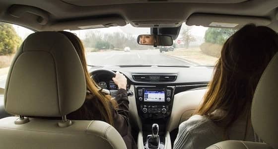 نيسان تدفع للمواطنين لمشاركة السيارات مع الآخرين