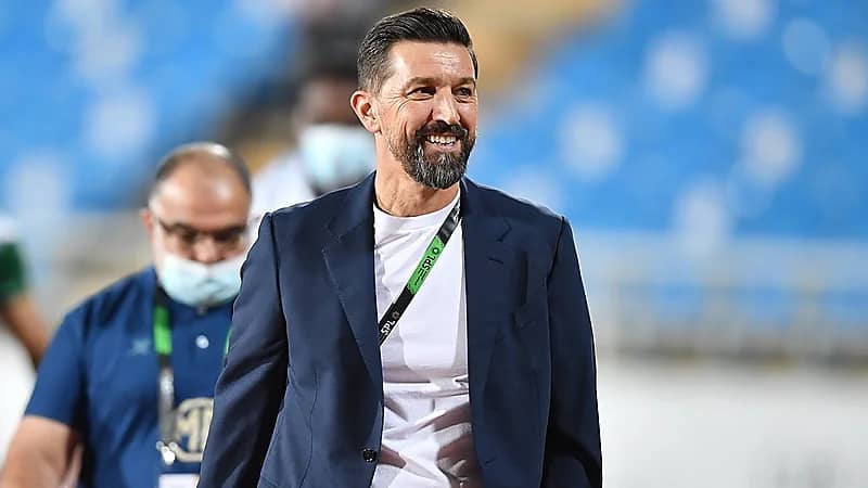 الأهلي ينهي علاقته بـ"بيسنيك هاسي"