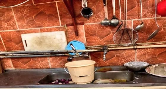 بالصور.. ضبط مخالفات صحية في عدد من المطاعم بنجران