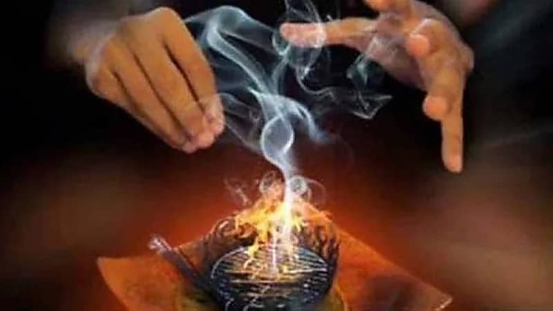 الإطاحة بمشعوذ خدع النساء بادعاء القوى الخارقة