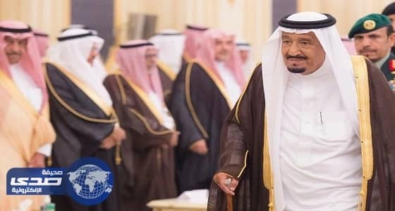 خادم الحرمين يستقبل أصحاب السمو الأمراء وأصحاب الفضيلة والمعالي وجمعا من المواطنين