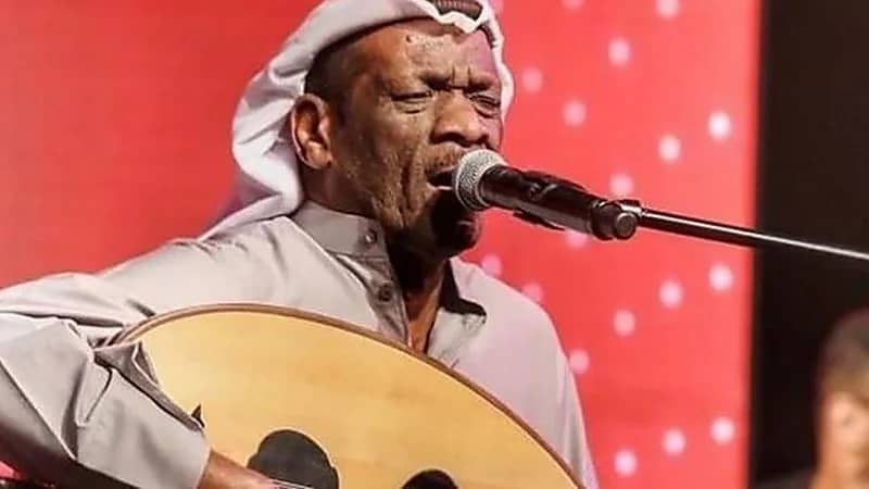 بالفيديو.. "خالد الملا" يطمأن الجمهور على صحته ويؤكد: السود ما تجيهم كورونا !