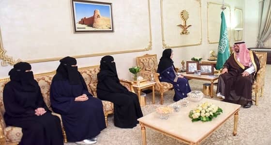 ‏أمير ⁧‫الشمالية‬⁩ يستقبل عميدة كلية التميز للبنات " أكسفورد " وعدد من القيادات النسائية