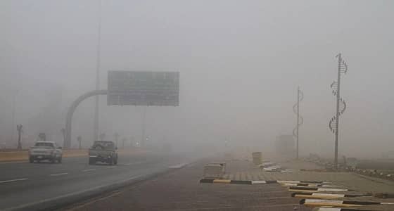 " عمليات مكة " يحذر مرتادي طريق المدينة من الضباب