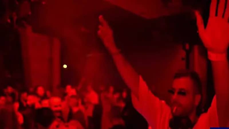 مقـتل لاعب إيطالي بعد اشتباك مع الشرطة في جزيرة المشاهير.. فيديو