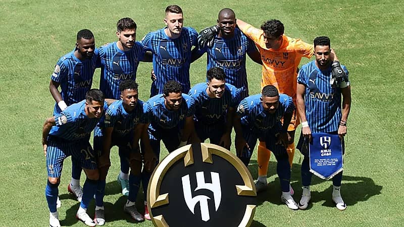 الانضباط تغرّم الهلال وتحرمه من السوبر السعودي