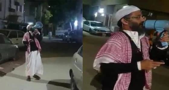 مواطن يوقظ النائمين لصلاة الفجر..ومغردون : " تخيل ها الإزعاج "