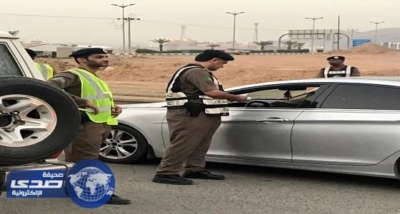 بالصور.. الجهات الأمنية بالمخواه تكثف تواجدها في ارجاء المحافظة خلال اليوم الوطني