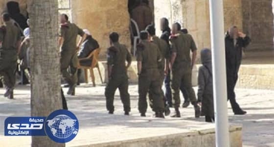 مستوطنون يقتحمون باحات المسجد الأقصى في " عيد العرش اليهودى "