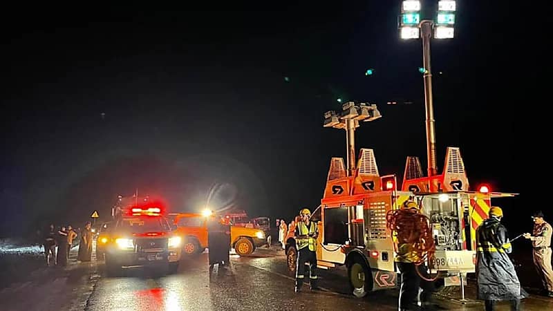 صور..السيول تحتجز عائلة في العيص والدفاع المدني يتدخل