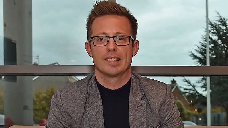 الهلال يفاوض إدواردز لإدارة الفريق