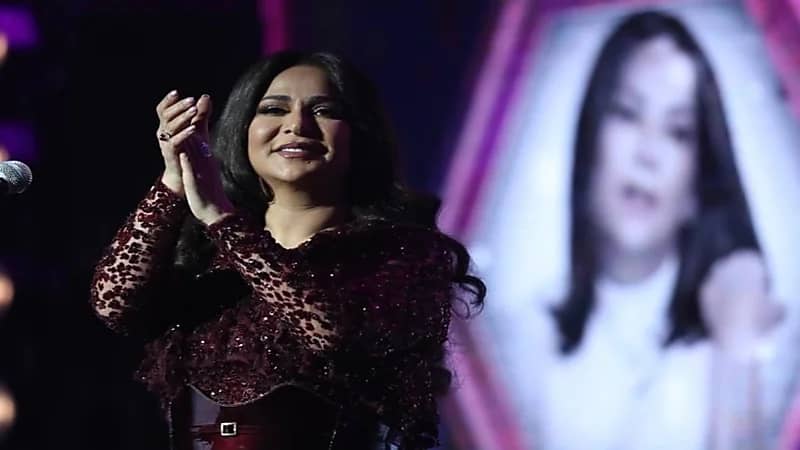 بالصور.. نوال الكويتية تمتع جمهورها في حفلات الرياض بأروع أغانيها