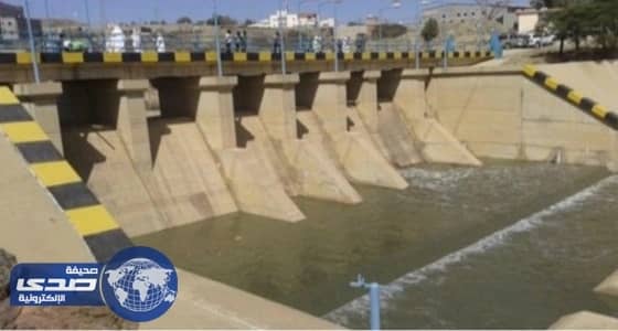 بالصور " مياه الباحة " تفتح عدد من سدودها