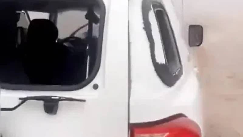 بالفيديو.. بردية عنيفة بين ظلم وعفيف تحطم زجاج مركبة مسافر