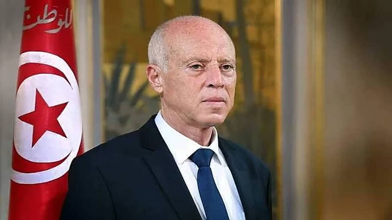 الرئيس التونسي يقرر حل المجلس الأعلى للقضاء