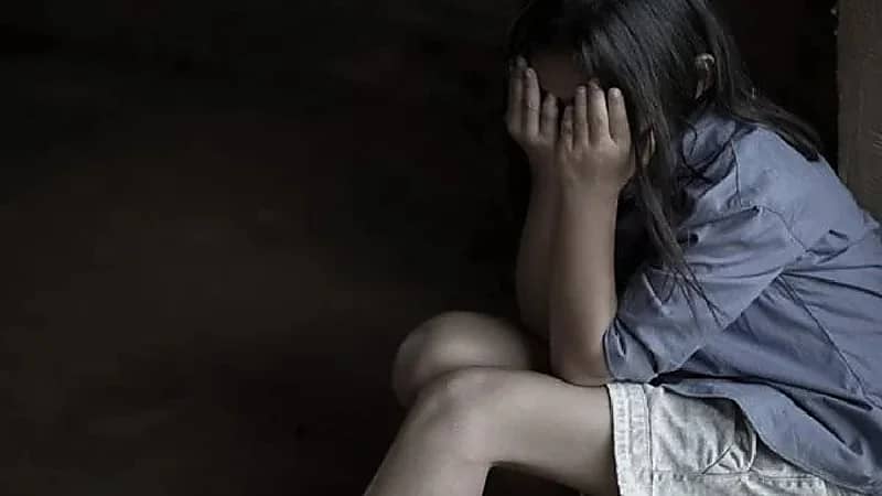 عامل توصيل يهتك عرض طفلة مرتين في يوم واحد