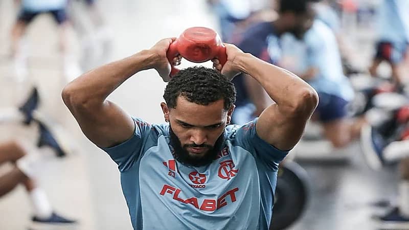 الرياض والنجمة يقدمان عرضًا مشتركًا لضم جونينيو