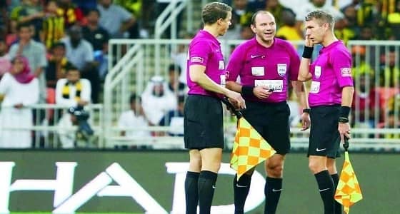 خلال الموسم القادم.. تقليص استخدام الحكام الأجانب بالمباريات