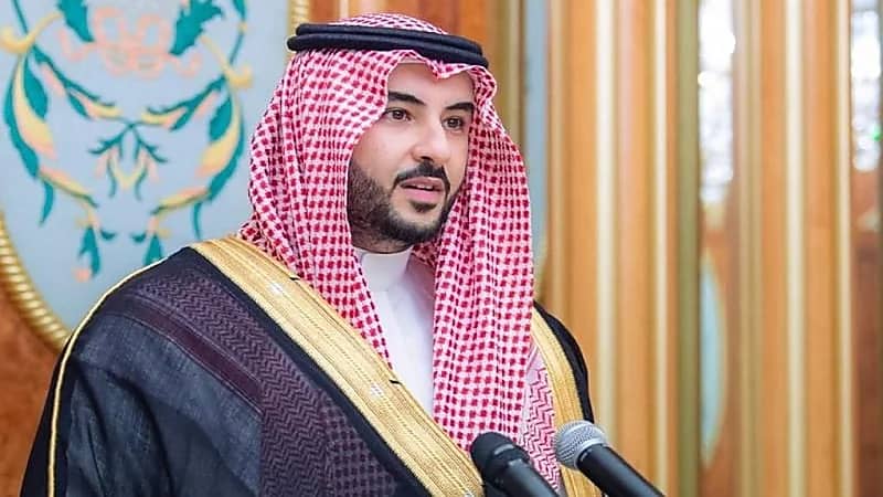 اتصال هاتفي بين وزير الدفاع ونظيره الكويتي