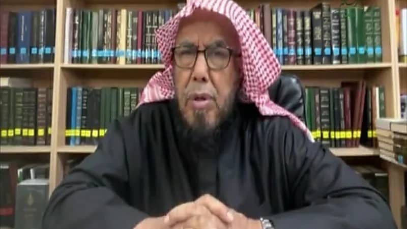 "المطلق" يوجه رسالة هامة لأبناء هجروا والدهم بعد زواجه من امرأة ثانية