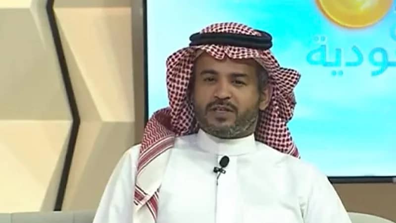 "استشاري" يوضح حقيقة عمليات تغيير لون العين وحقنها بالإبر لتقوية النظر (فيديو)