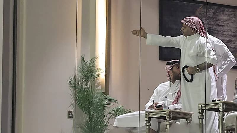 الغضب يسيطر على رئيس النصر آل معمر