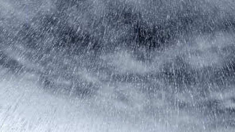 هطول أمطار رعدية مصحوبة بزخات البرد على معظم مناطق المملكة