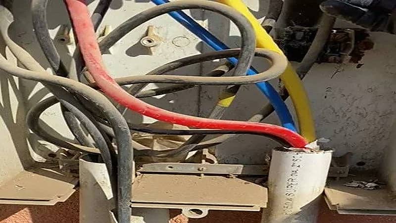 شاهد.. مواطن يكشف عن مشكلة فنية تتسبب في ارتفاع فاتورة الكهرباء بنسبة 50%